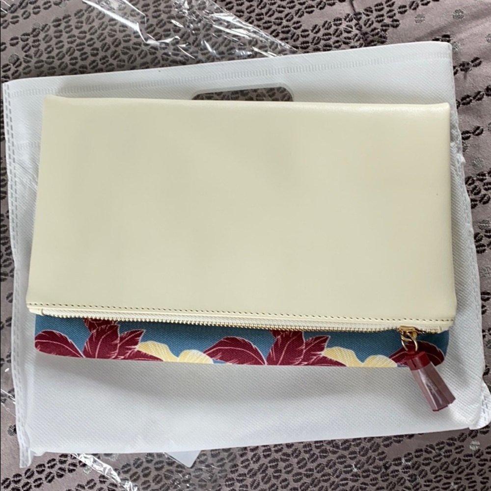 Rachel Pally Bloom Floral Reversible Vegan Clutch - Picture 5 of 9